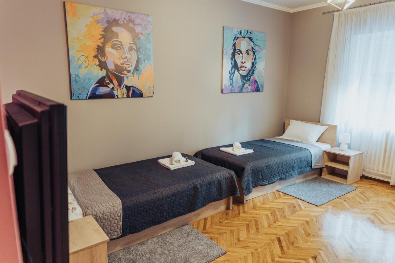 Dumalux Velvet Apartment Subotica Bagian luar foto