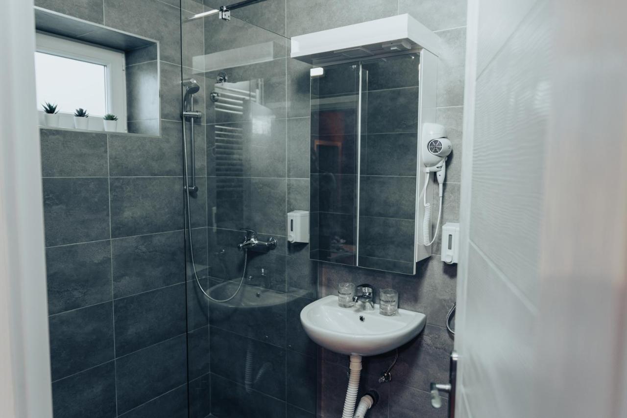 Dumalux Velvet Apartment Subotica Bagian luar foto