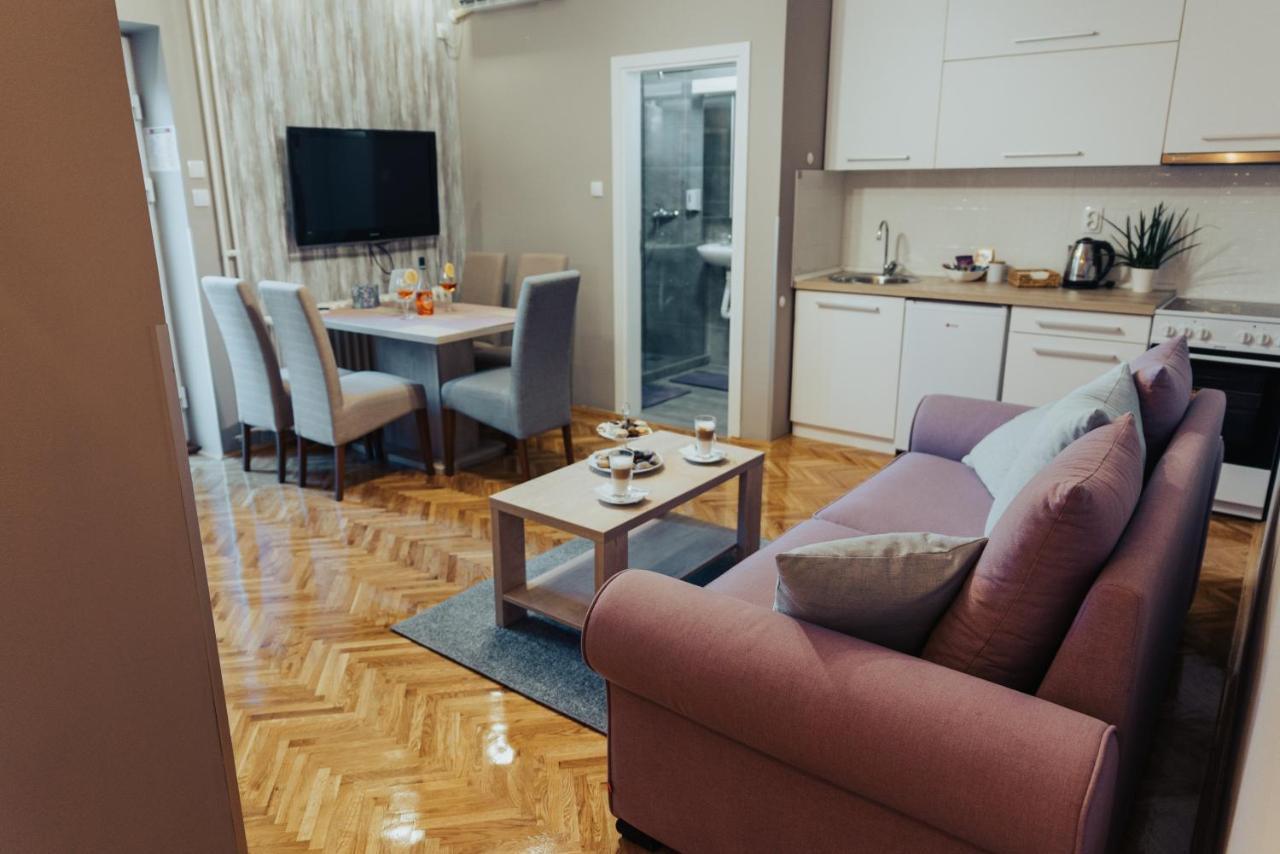 Dumalux Velvet Apartment Subotica Bagian luar foto