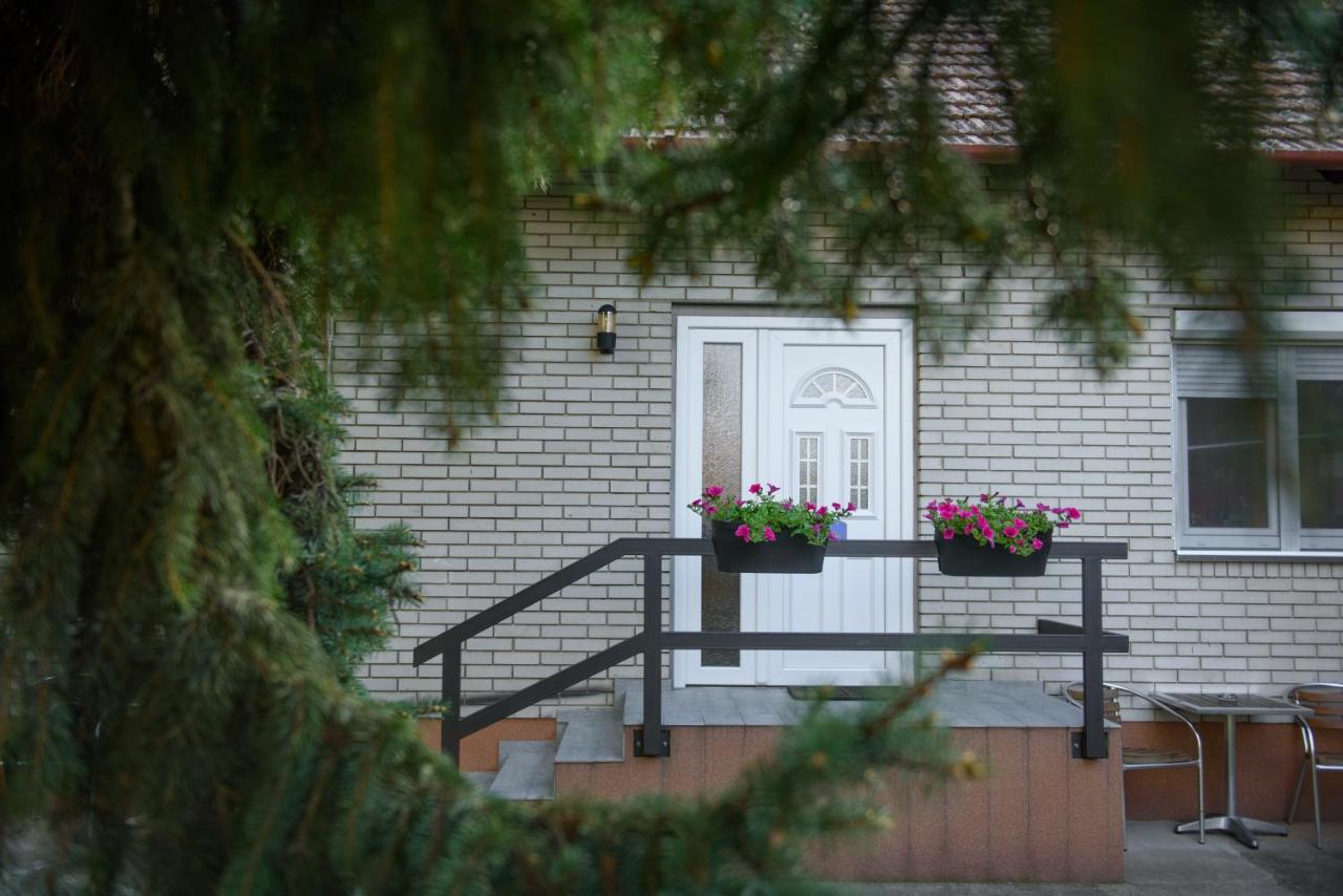 Dumalux Velvet Apartment Subotica Bagian luar foto