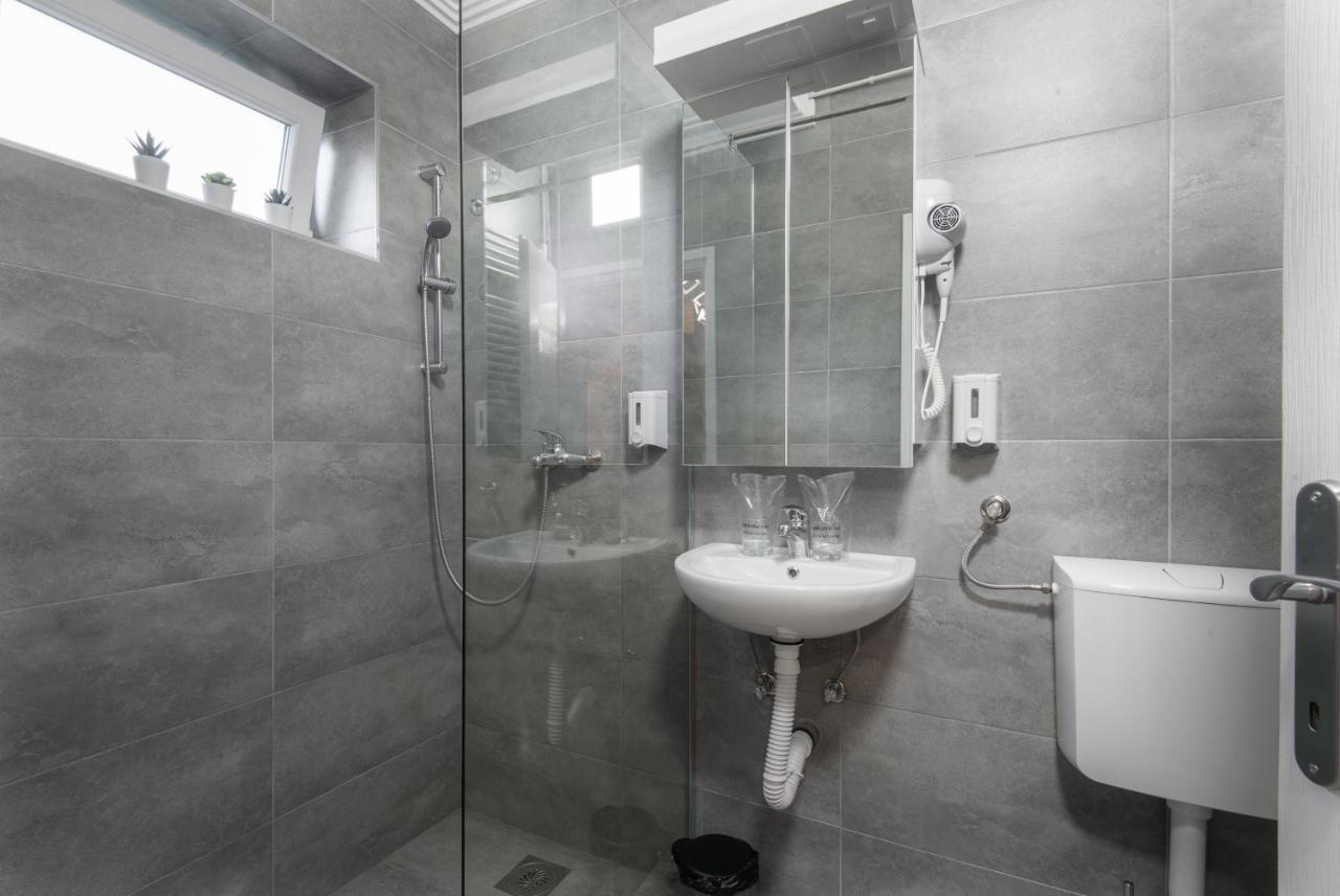 Dumalux Velvet Apartment Subotica Bagian luar foto